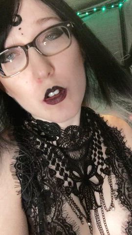 Do you like my lingerie? 🖤 - free porn video