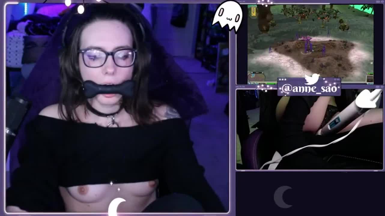 A lot to play a game with a hitachi and gag - free porn video