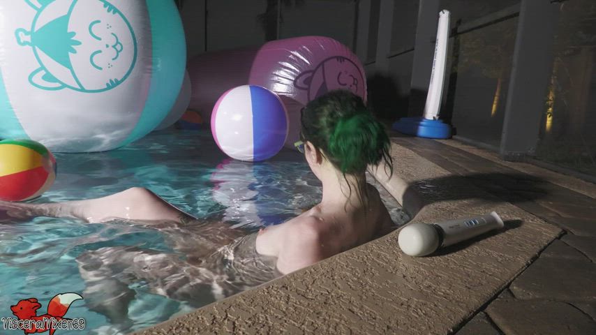 [OC] A good slut sucks the tentacle toy in the pool! - free porn video