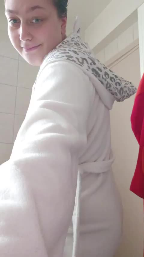 Do you like my chubby curves - free porn video