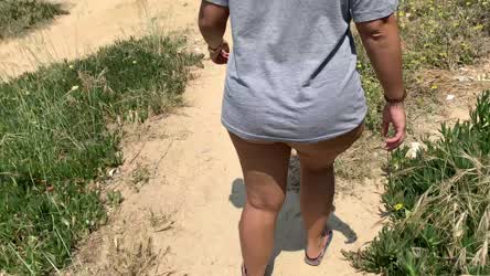 Leaving the beach bottomless [GIF] - free porn video