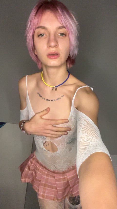 just showing off my teen boobs - free porn video