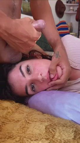 Love the way she maintains eye contact while he uses her face to cum - free porn video