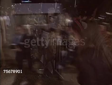 Imagine seeing Anne Hathaway in public like this - free porn video