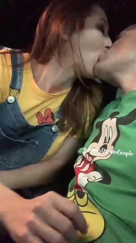 [GIF] Enjoying ourselves in the car wash - free porn video
