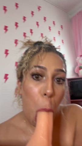 Happy Monday, I’m testing my gag reflex - free porn video