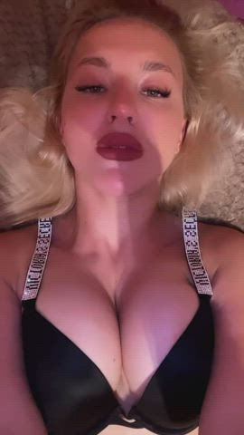 I put on a red lipstick - free porn video