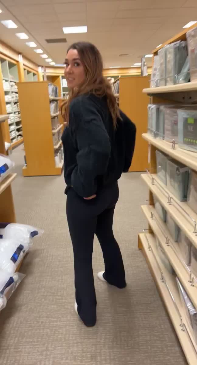 Would you date a 19 y/o flasher? 😝 - free porn video