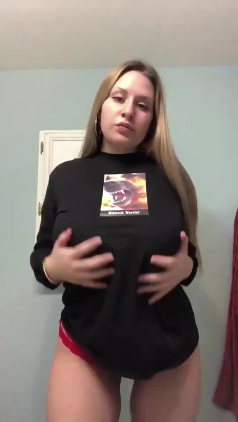 Early morning titty drop! - free porn video