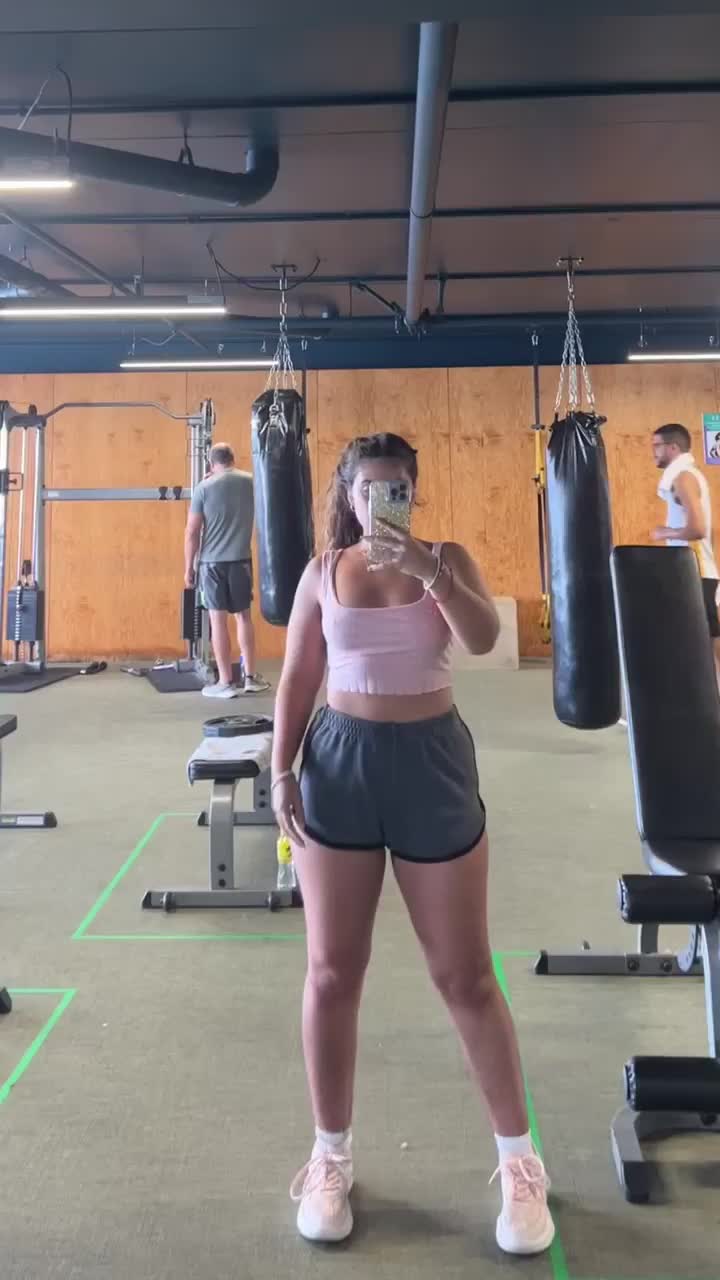 I need a gym partner to spot me - free porn video