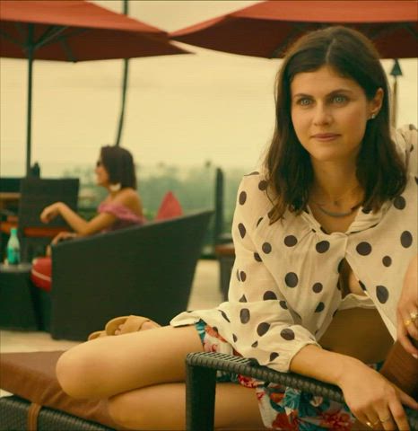 Alexandra daddario's attitude clearly shows who is the sexy girl here - free porn video