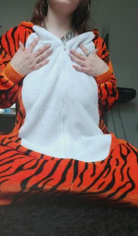 Rawr🐯 I guarantee you its gonna get wild 😏 - free porn video
