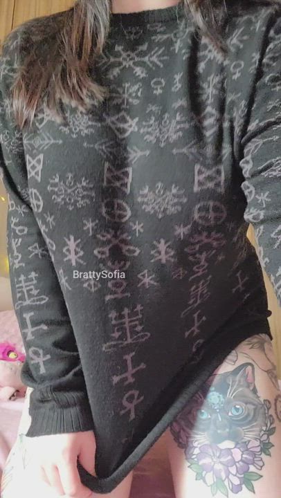 I love showing off my big tits - free porn video