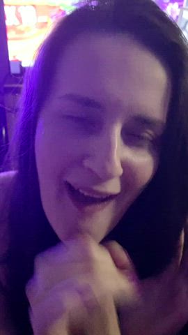 Finishing the job all over my face - free porn video