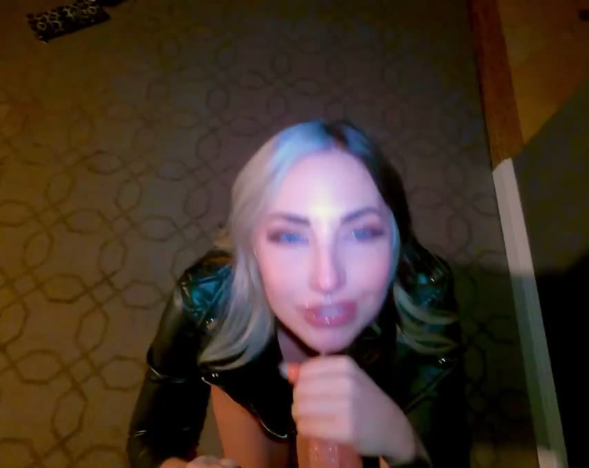 How to keep your leather and latex shiny ✨ - free porn video