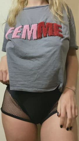 Everyone in college wants to fuck me between the titties - free porn video
