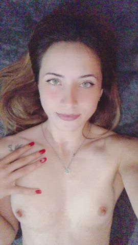 Does daddy like an 18 y/o virgin? - free porn video