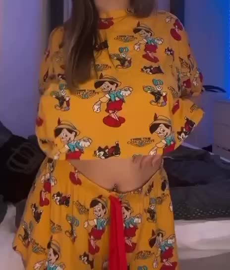 18, I know my pyjamas are weird but i hope you still like them - free porn video