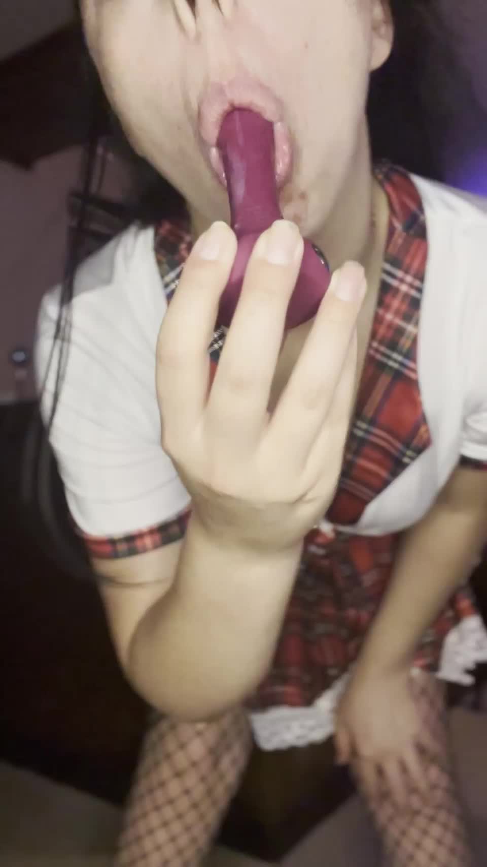 Mommy loves her new toy but still need a real one - free porn video