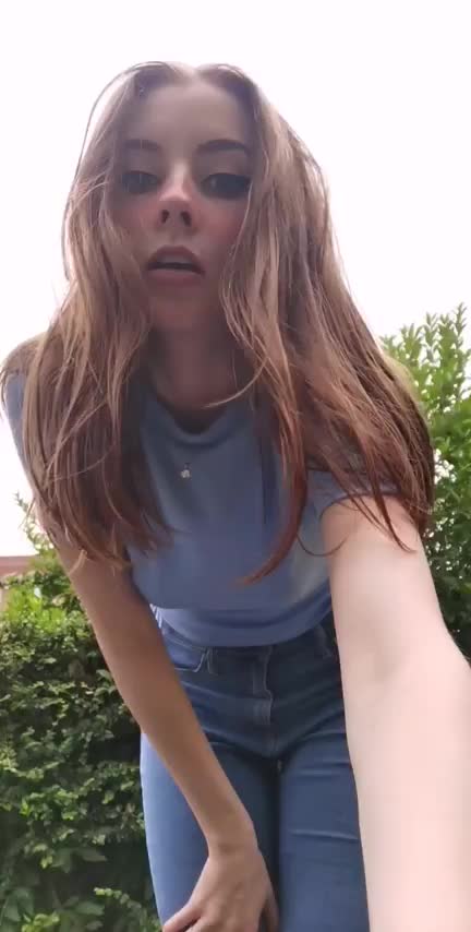 I like having sex outside, want to give it a try? 😋 - free porn video