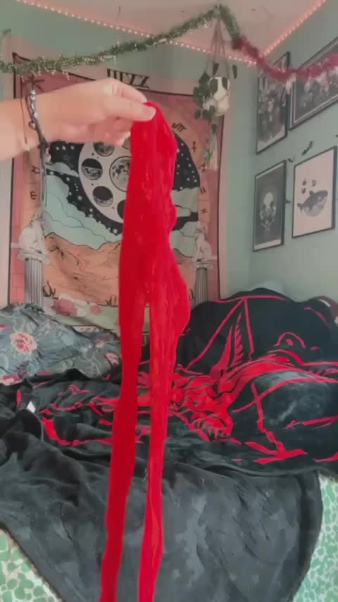 Multitasking with a little bounce and role play - free porn video