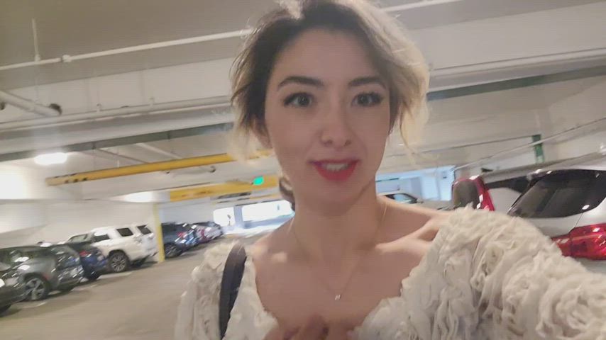 There were so many people out shopping today [GIF] - free porn video