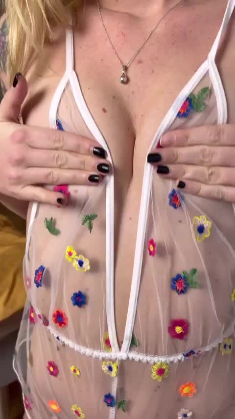 Anybody here that appreciates tiny boobs - free porn video