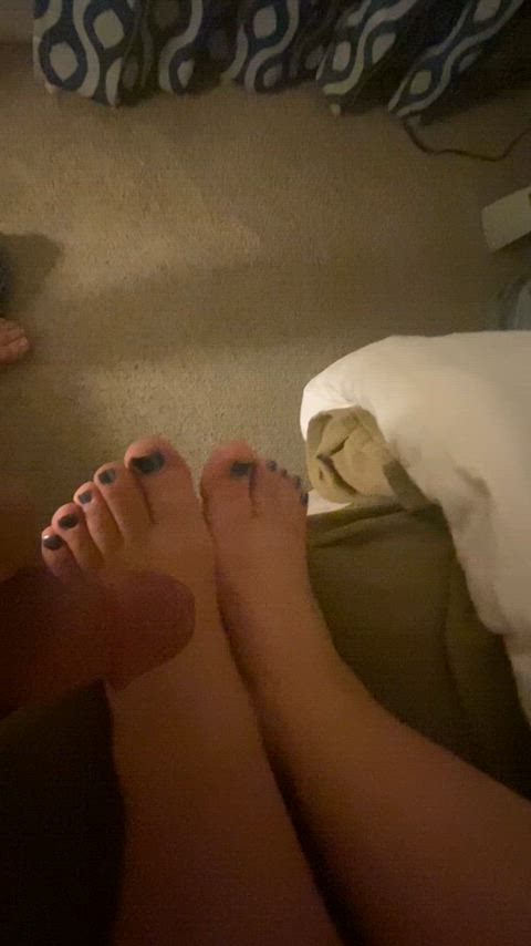 Green-toes Cumshot - free porn video