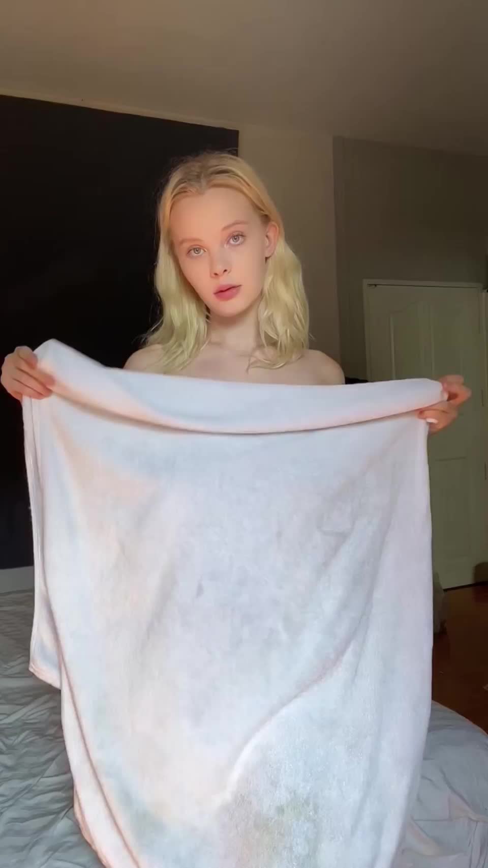 more towel shenanigans - free porn video