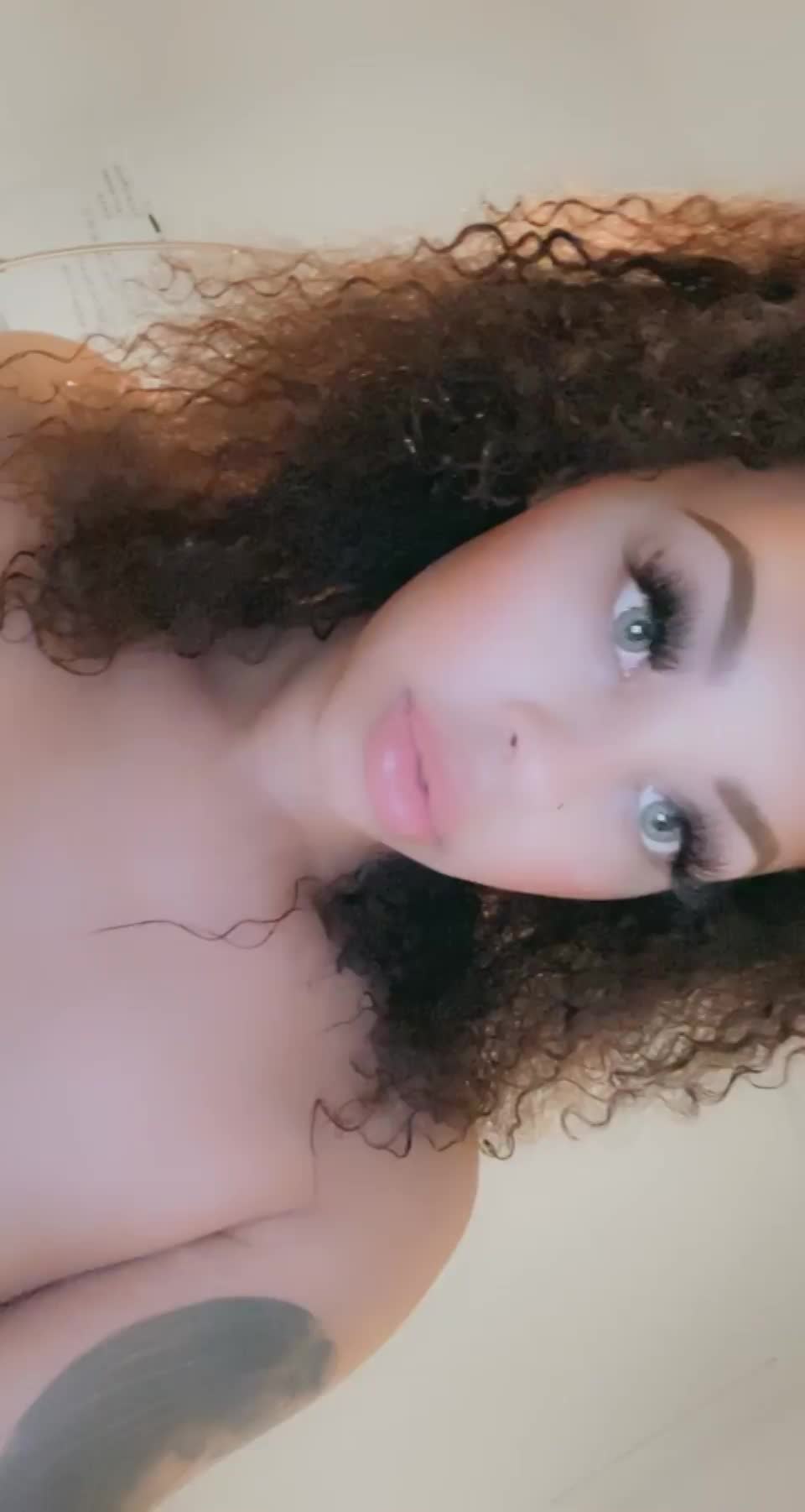 My ass is ready for an older guy 🤭 - free porn video