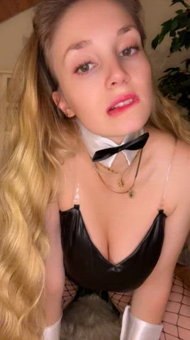 Does an old man want to have a nursing bunny? - free porn video
