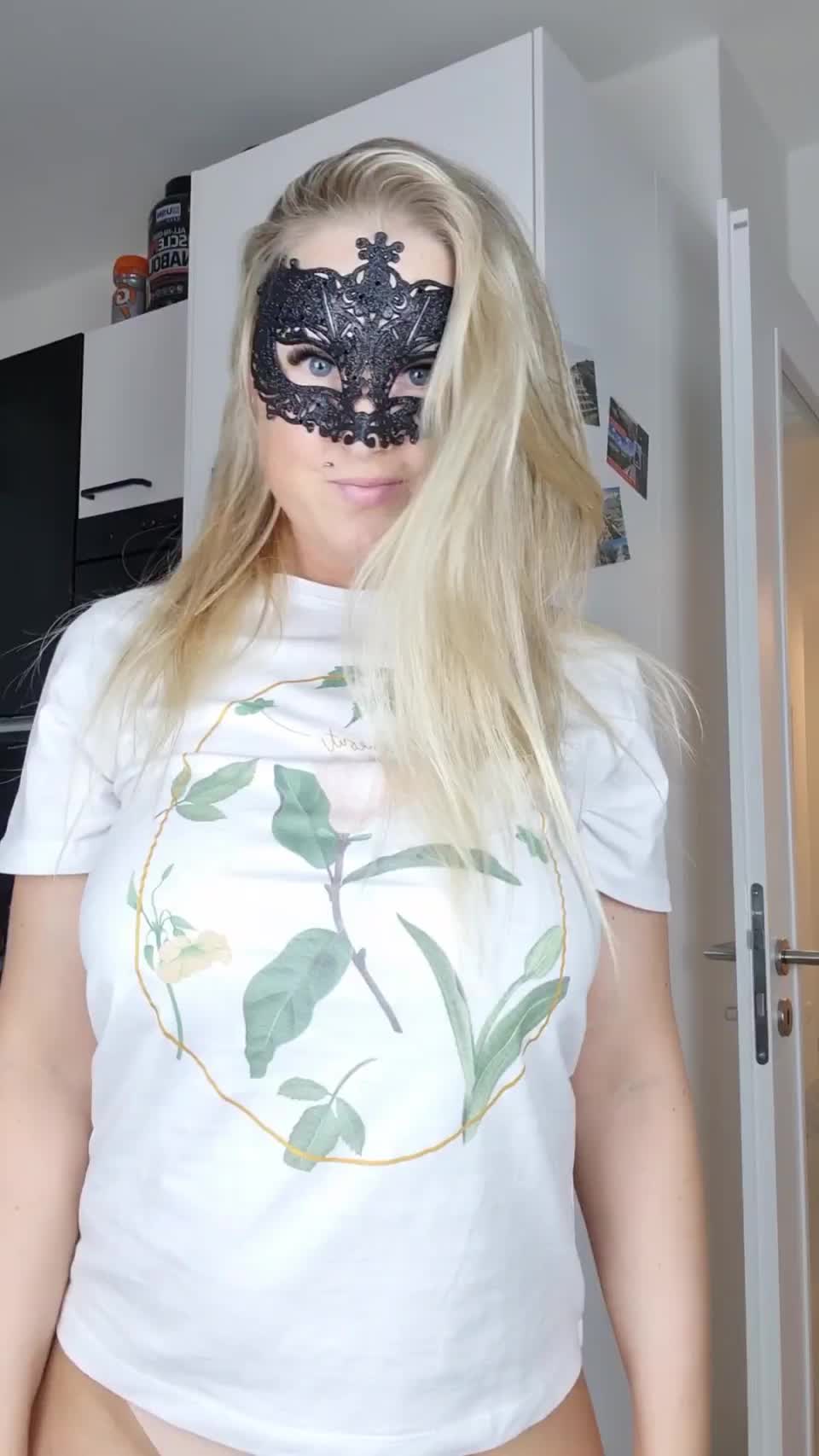 [F] 36 something and feeling sexier then ever - free porn video