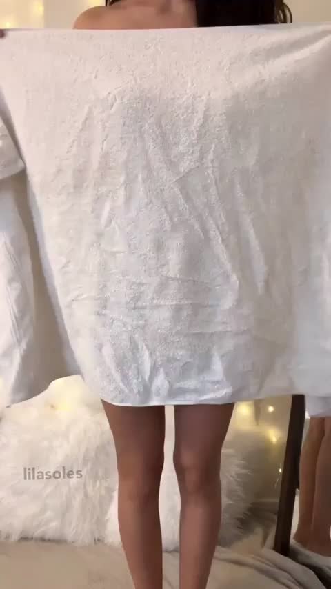 My first towel drop! Did my body surprise you? 🙈 - free porn video