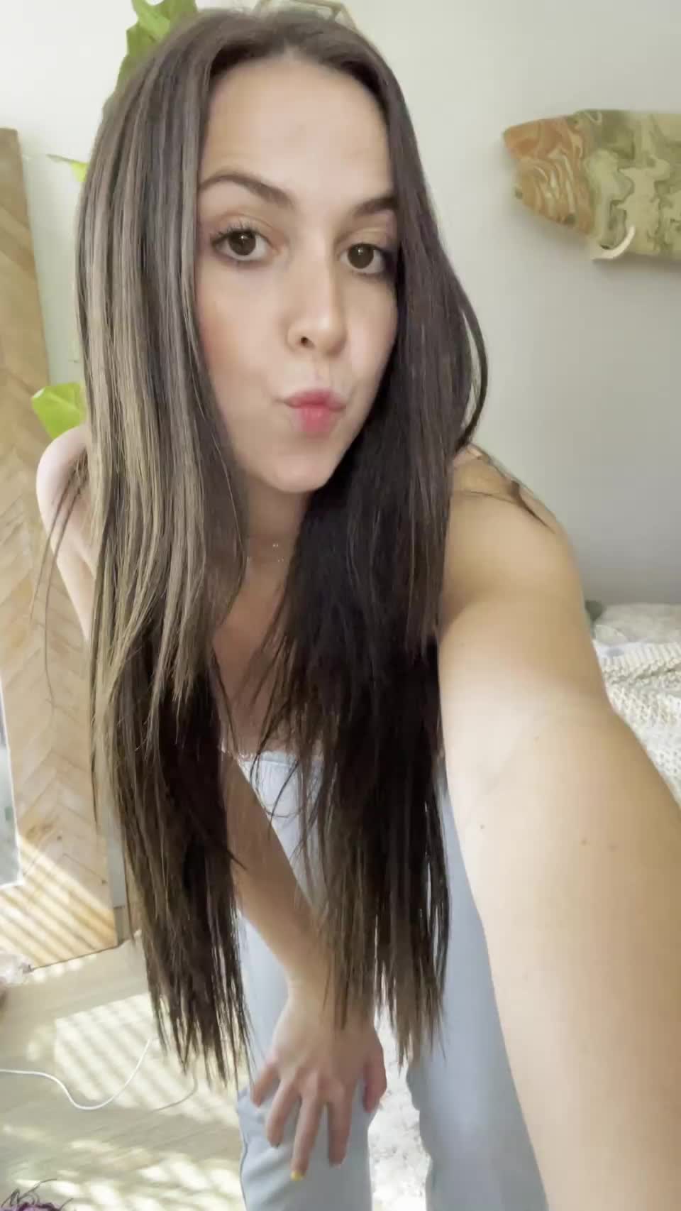 You don't need to ask twice to get me out of those jeans ^_^ F20 - free porn video