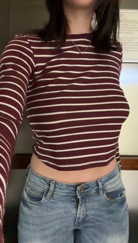 Flashing my boobs at the hotel staff - free porn video