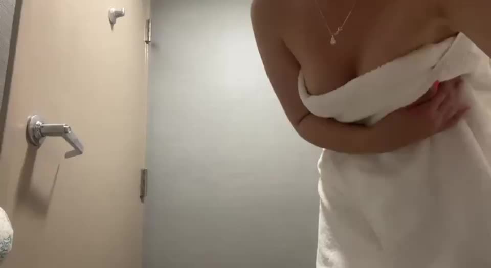 Does daddy like it when I'm fresh from the shower? - free porn video