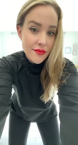Absolutely NOTHING like a MILF BOUNCE - free porn video