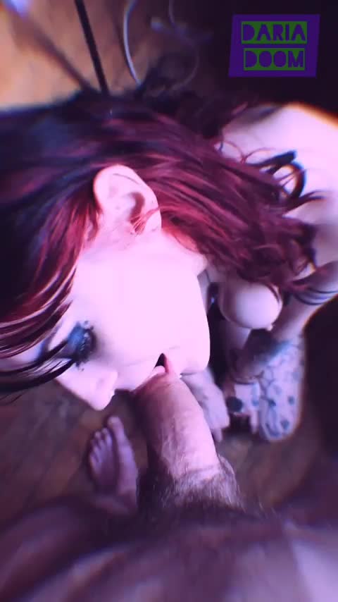I'll suck your cock underneath the mistletoe - free porn video