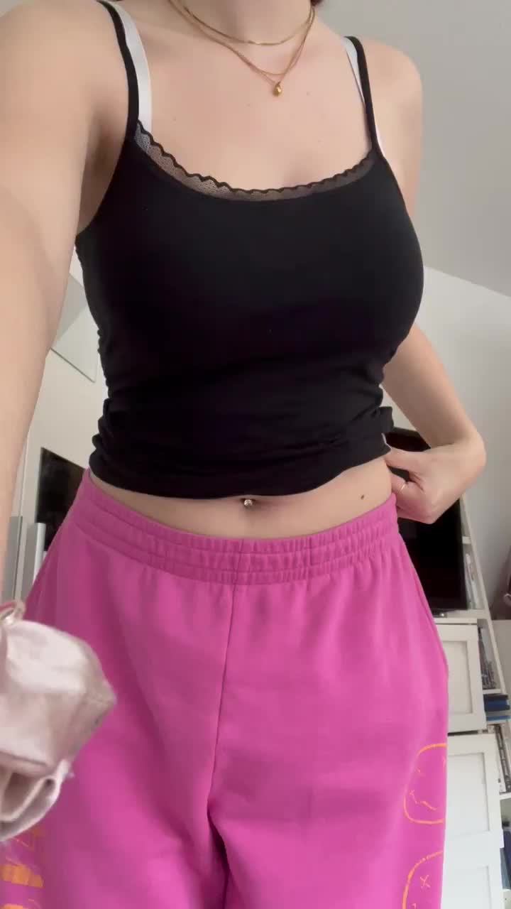 how would you describe them with one emoji? Please dont be mean.. 🥺 - free porn video