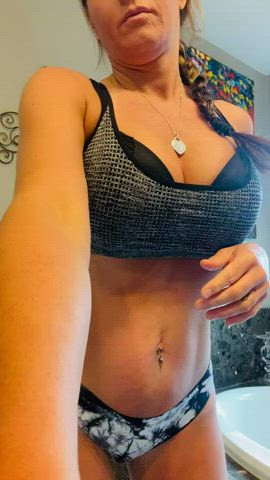 Love playing with my trainers boner at the gym - free porn video