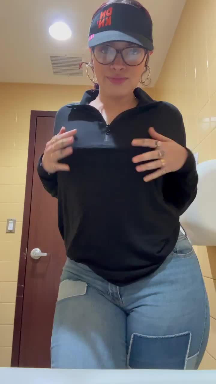 My work uniform hides my wide hips made for breeding - free porn video