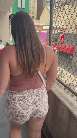 [GIF] Parking garage pull out showing off the twins - free porn video