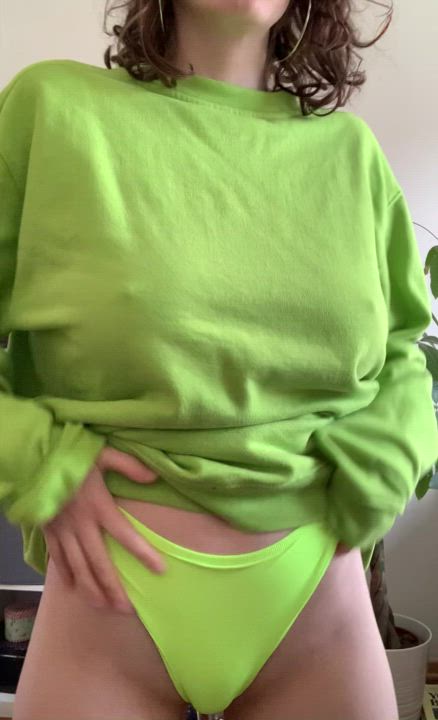 Hello internet, here are my tittys😈 - free porn video