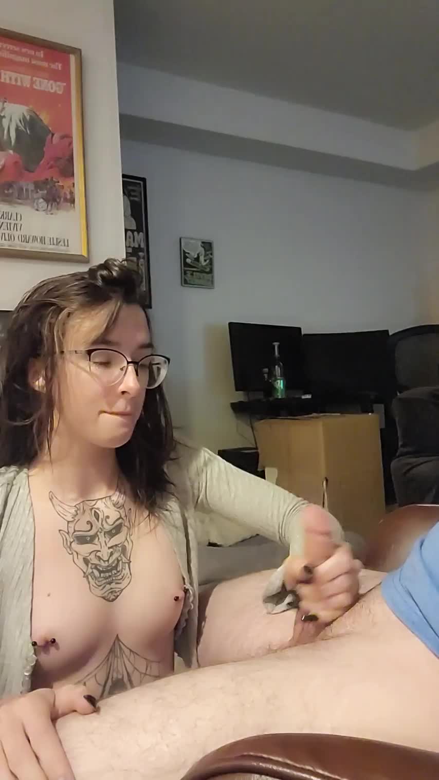 I sucked his cock then stroked him till he came.. full video on my No ppv page, link in comments - free porn video