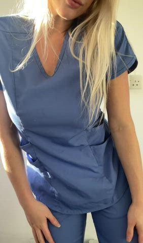 Who doesn’t love a good scrubs reveal 😏 - free porn video