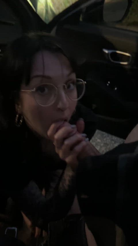 He bought dinner so I sucked his cock in the parking lot and made him give me dessert :) - free porn video