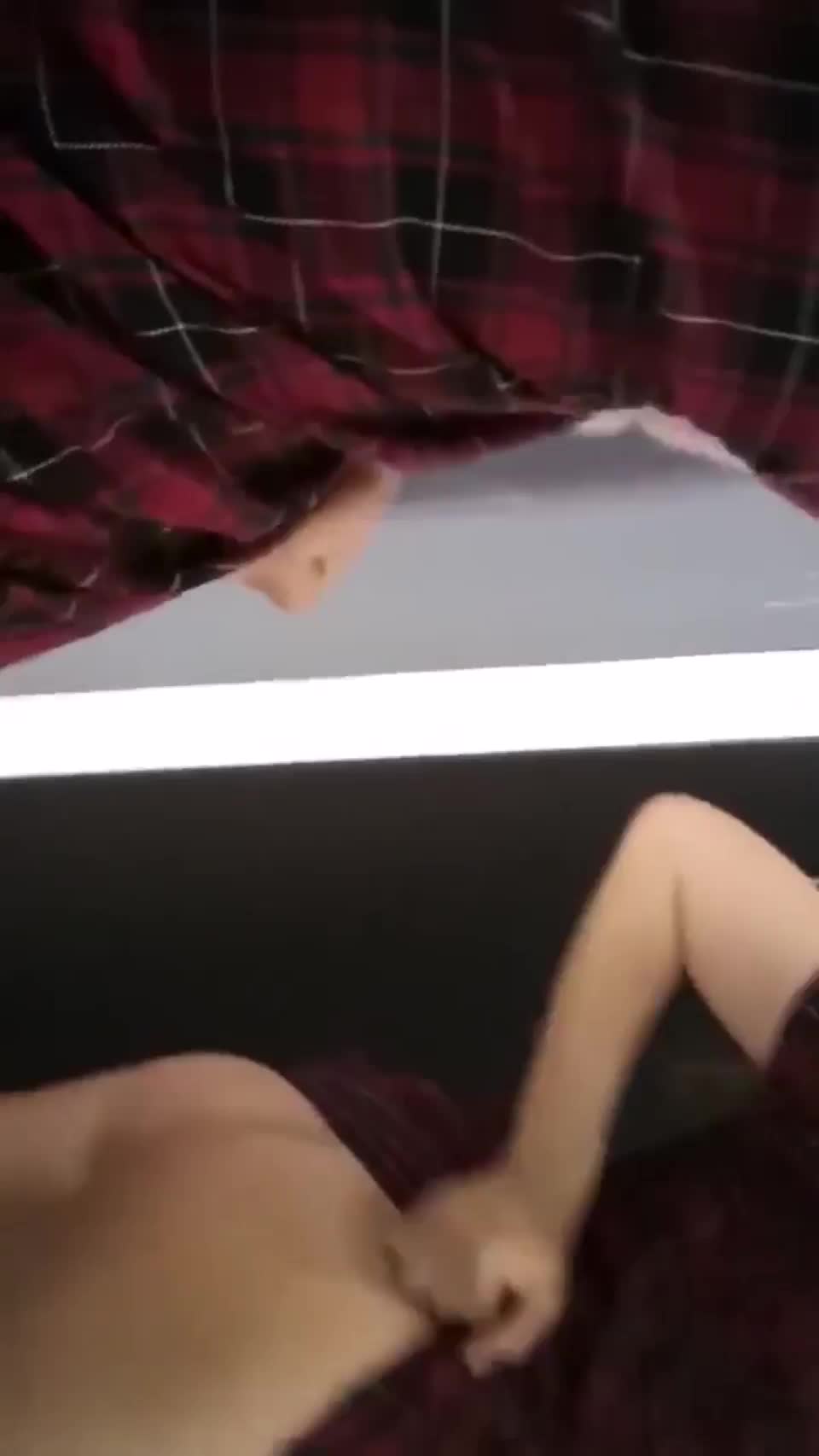Leave a ⇧ if i made you hard - free porn video
