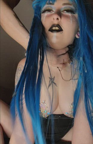 I love the necklace - free porn video