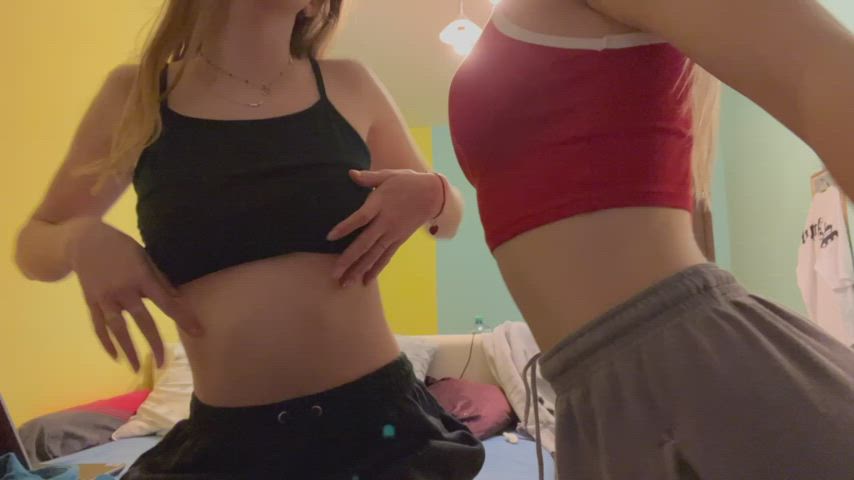 Jessica wants to know if you like Sophies ass? 😌 - free porn video
