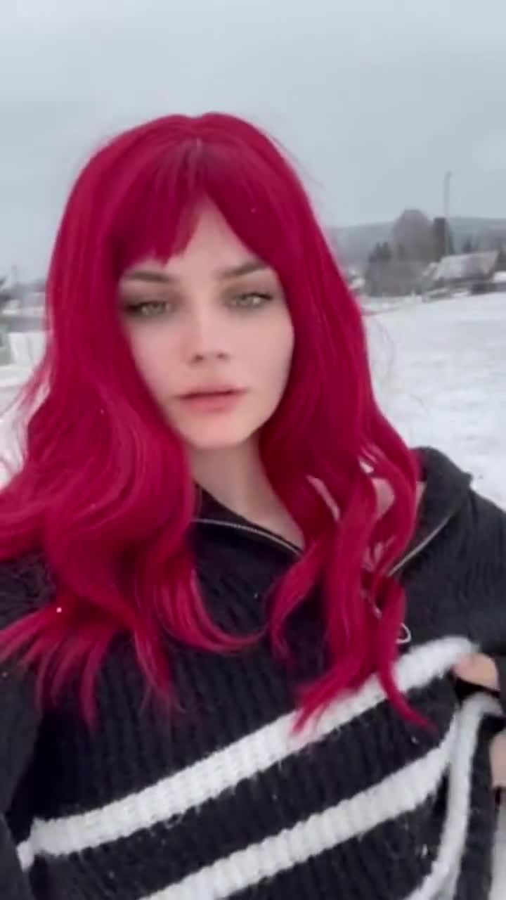 I thought you need some warming up in this cold, I have something soft under my jumper that I think you will like... I hope no one saw me - free porn video